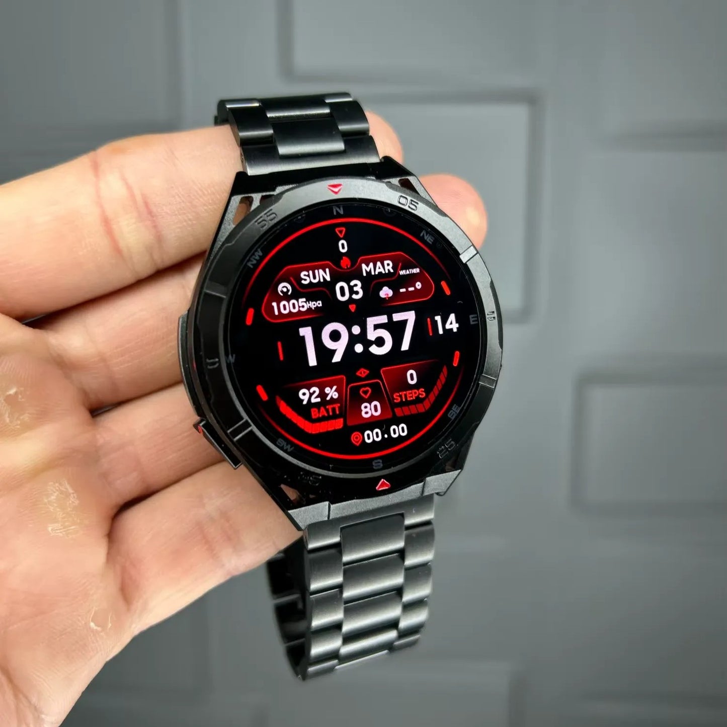 Smartklokke med GPS, AMOLED-skjerm og Bluetooth-samtaler – perfekt for sport og hverdag